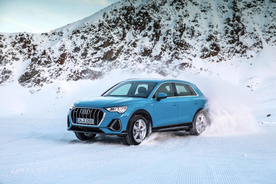  Audi Q3 45 TFSI Quattro S-Line 2018 года  (WW) (фото 44 из 56)